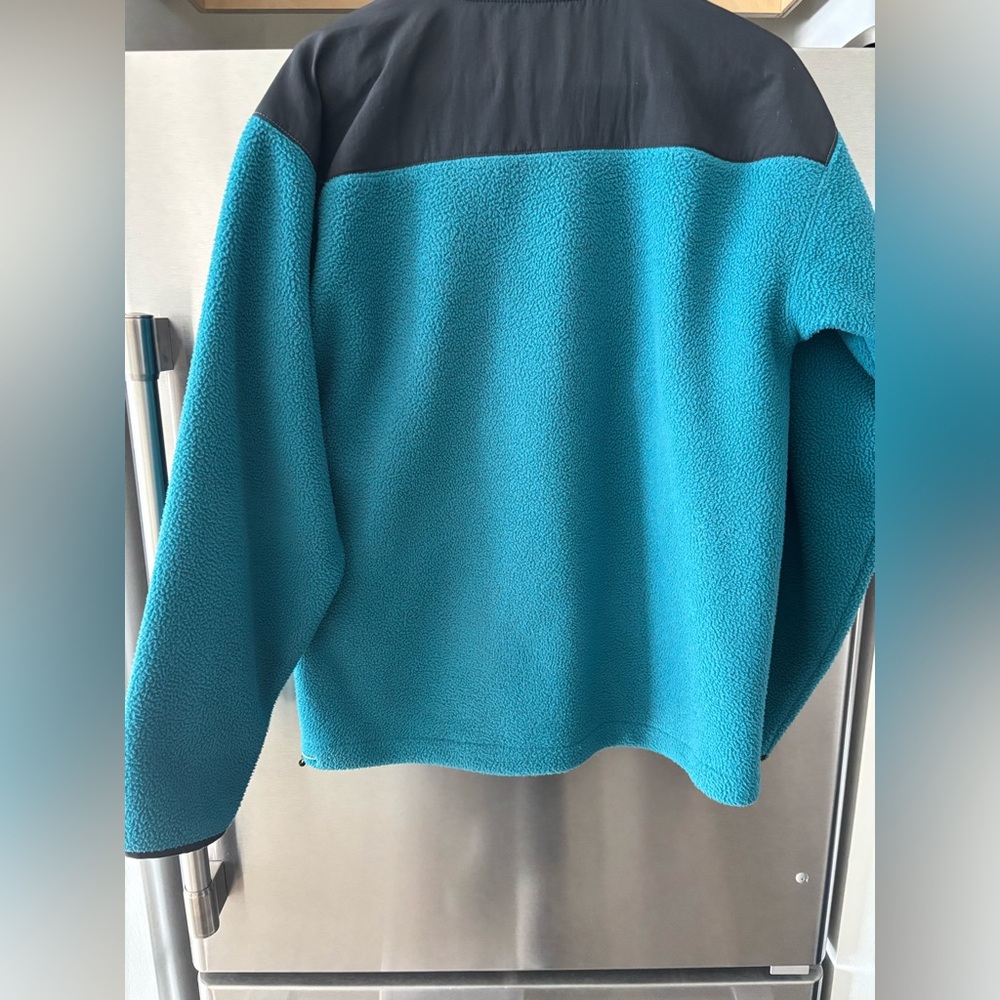 Eddie Bauer Teal and Black Fleece Jacket - Picture 3 of 3